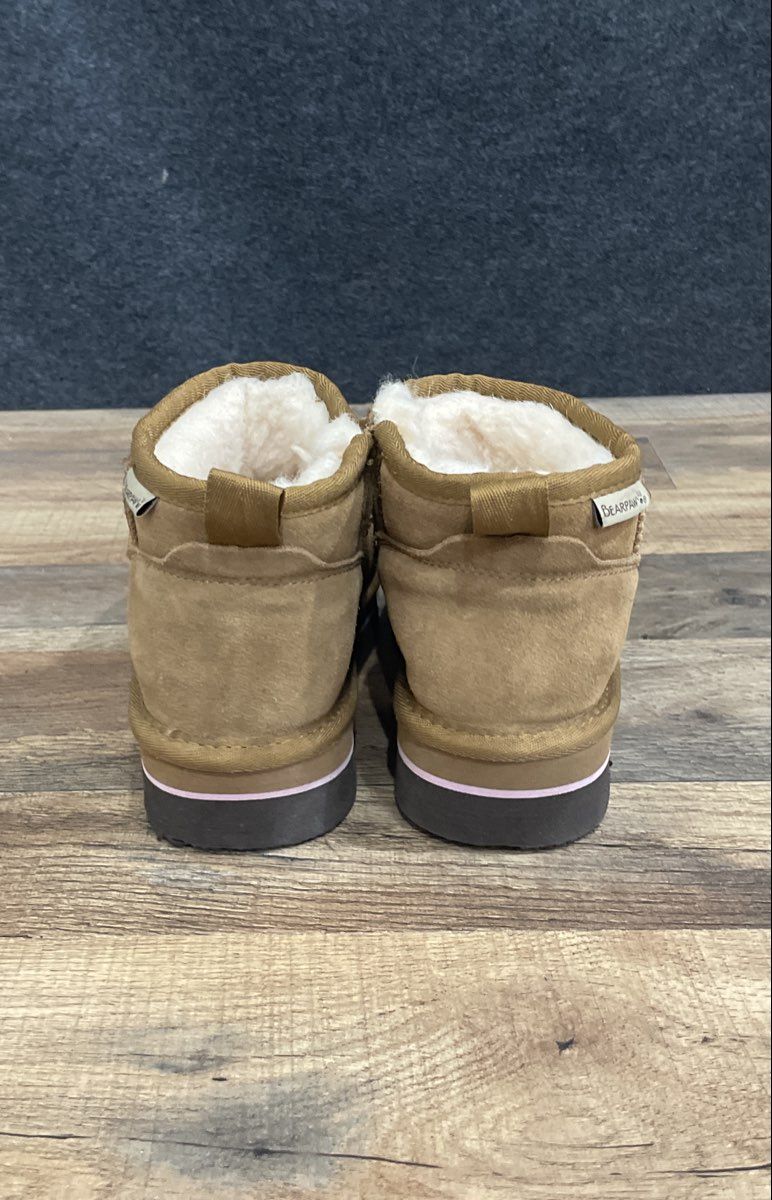 Bearpaw Shalini Youth Hickory Brown Suede Low Boots Size 4