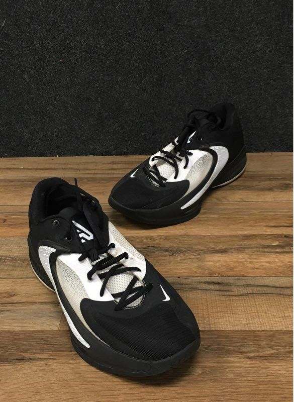 Nike Zoom Freak 4 Black White Basketball Shoes Men's Size 12