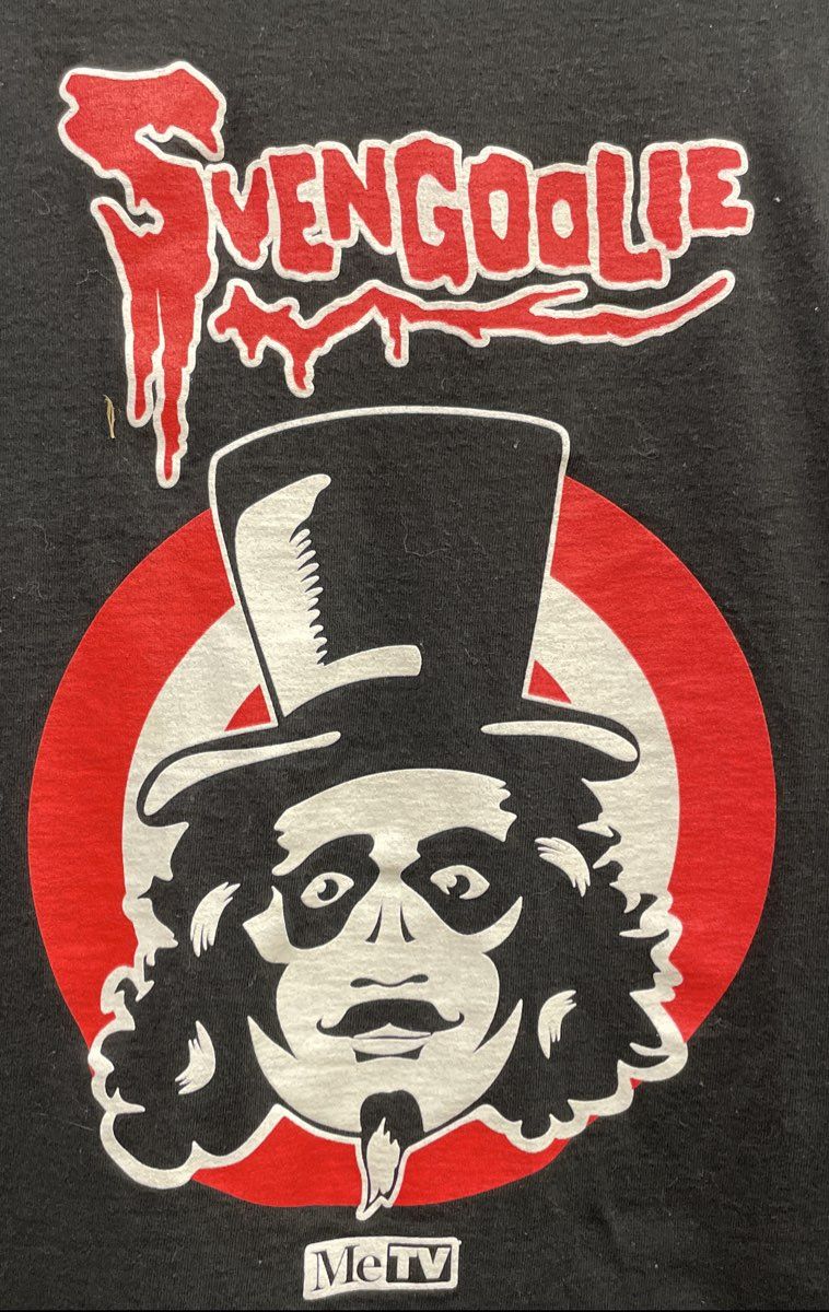 M&O Svengoolie Women's Black MeTV Official Chicken Thrower Graphic T-Shirt Sz L