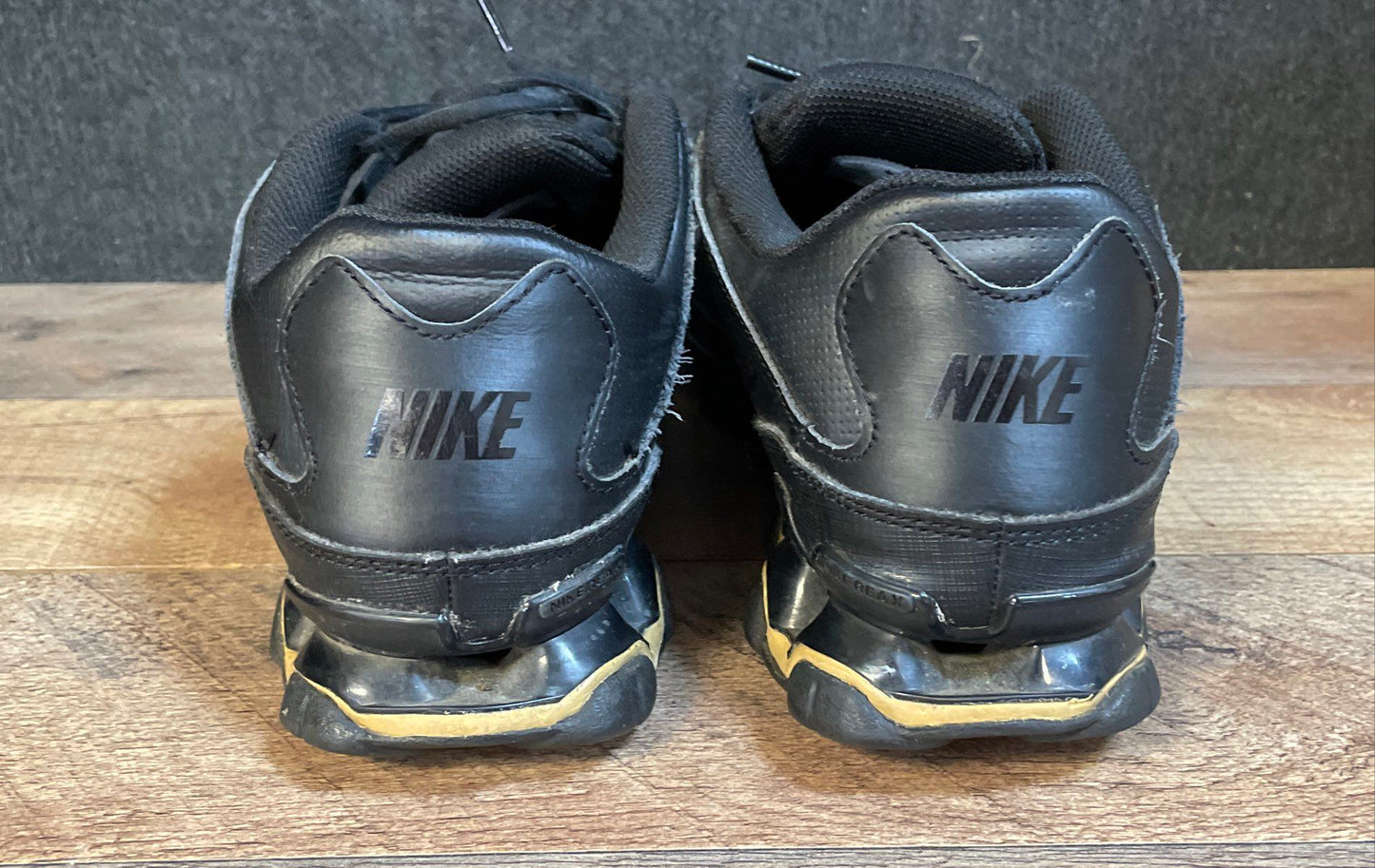 Nike Reax 8 TR Black Metallic Gold Men's Training Shoes Size 10
