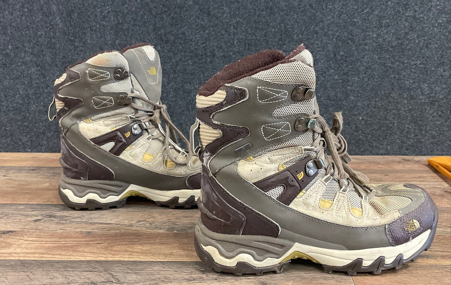 The North Face Gore-Tex Primaloft 400g Winter Hiking Boots Women's Size 11