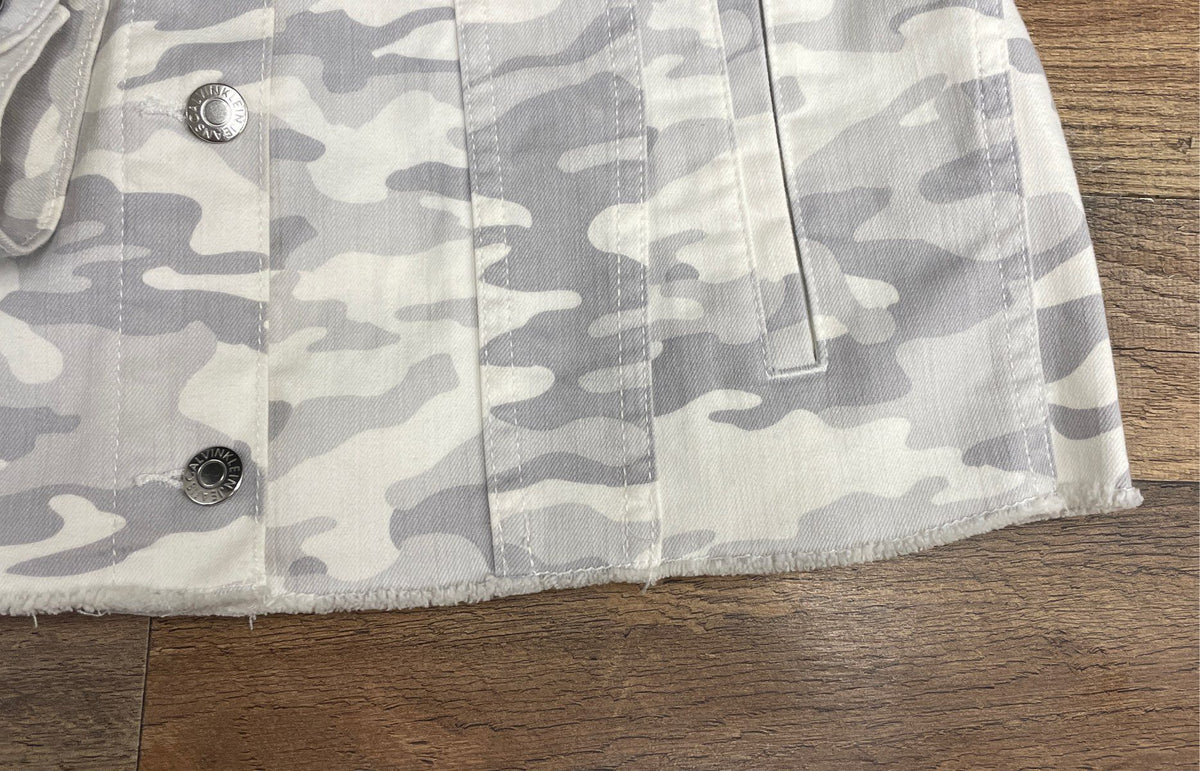Calvin Klein Jeans Women's Grey White Camo Denim Jacket Raw Hem Sz L