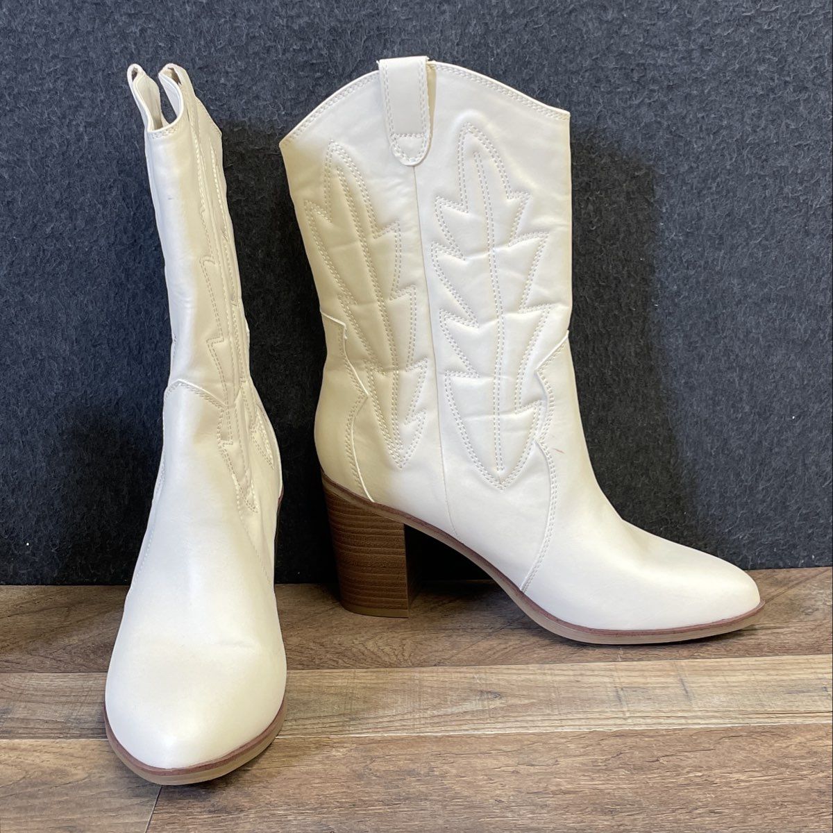 MIA Oaklynn Off White Leaf Stitched Western Cowboy Boots Women's Size 9.5