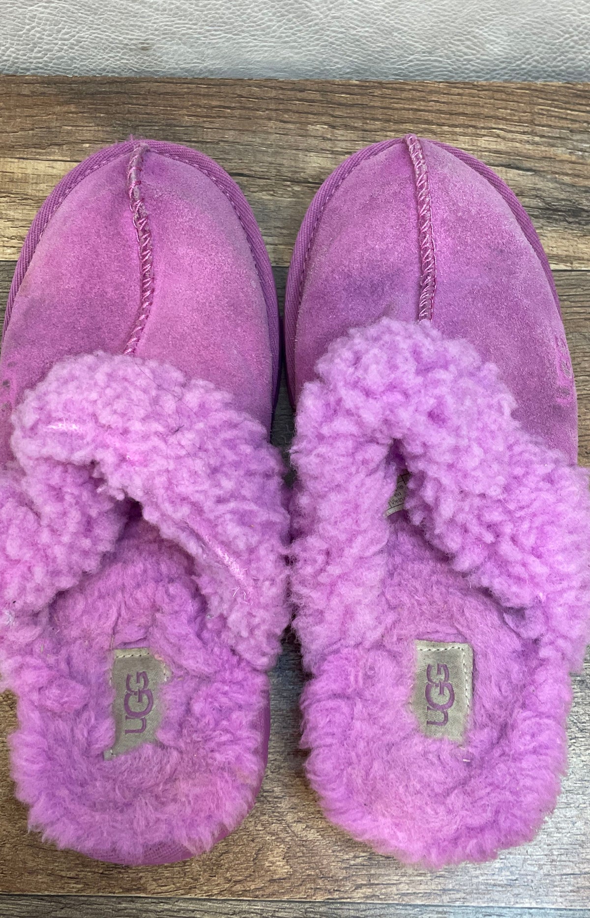 UGG Kids Scuffette II Pink Suede Shearling Lined Slippers Size 2