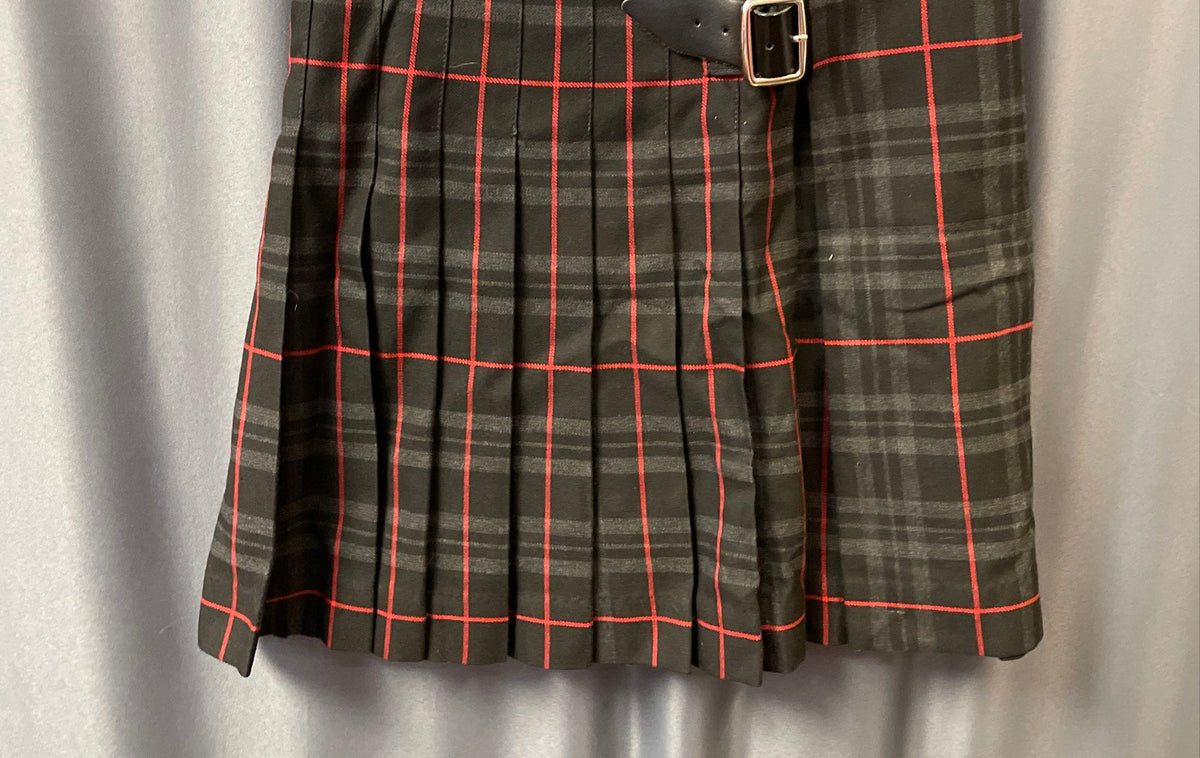 USA Kilts Women's Glyndwr Tartan Pleated Kilt Skirt Black Red 26" Waist