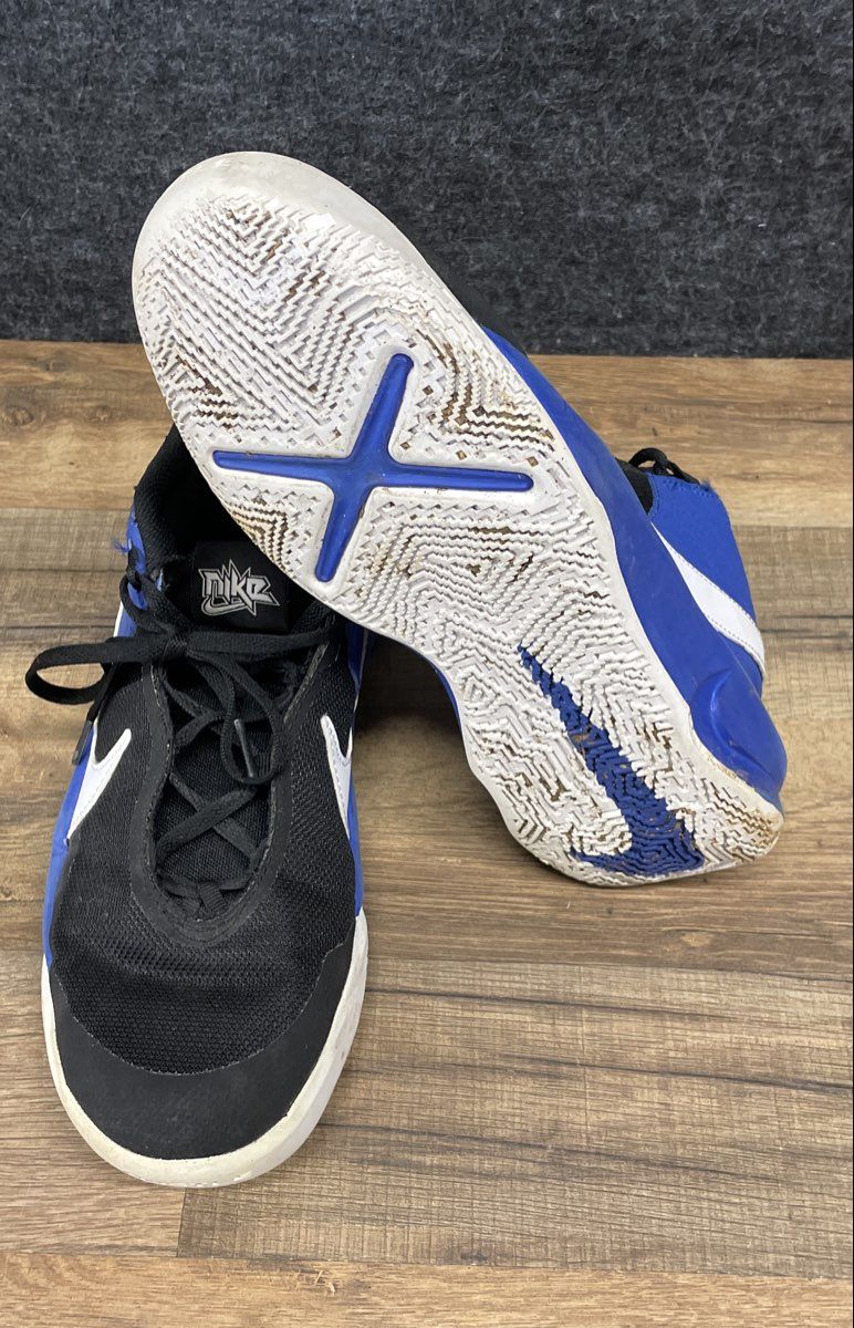 Nike Team Hustle D 10 Black Game Royal White Basketball Shoes Youth Size 5Y