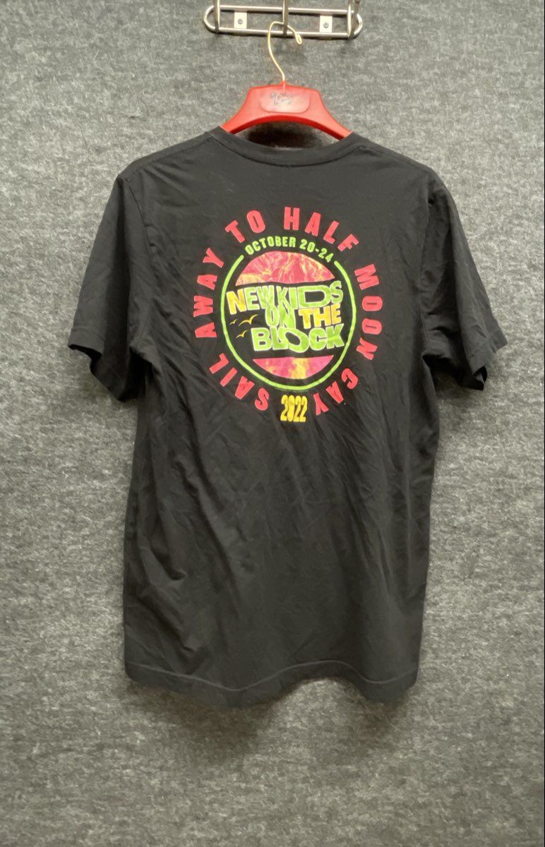 New Kids on the Block NKOTB Cruise 2022 Sail Away Half Moon Cay T-Shirt Sz L