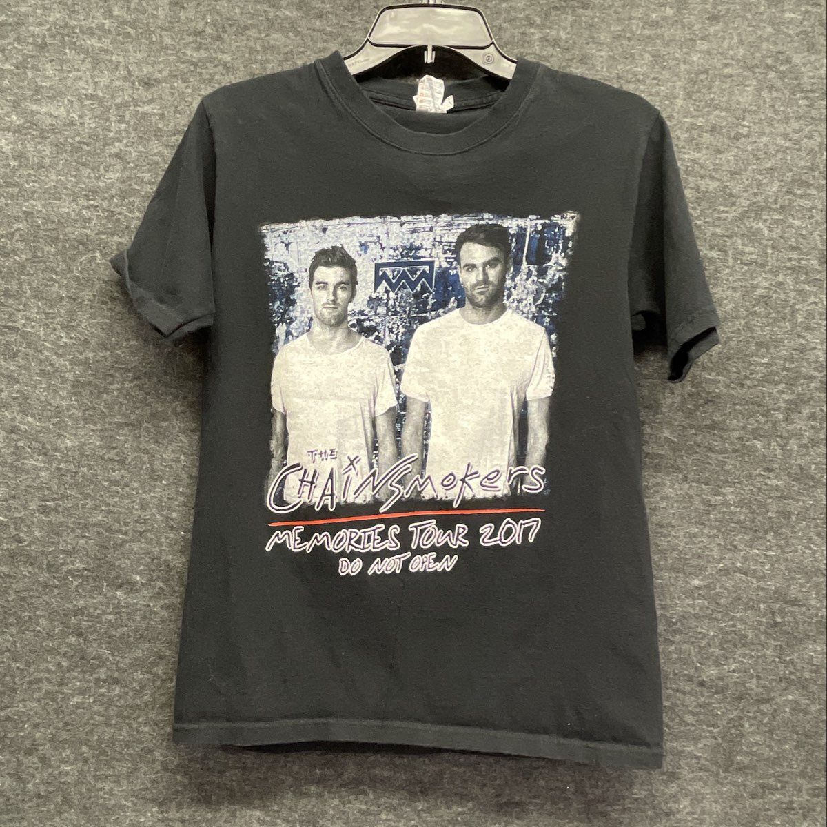 The Chainsmokers Memories Tour 2017 Do Not Open Concert T-Shirt Yazbek Sz S