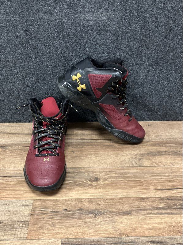 Under Armour Clutchfit Drive 2 Maroon Black Gold Basketball Shoes Size 10