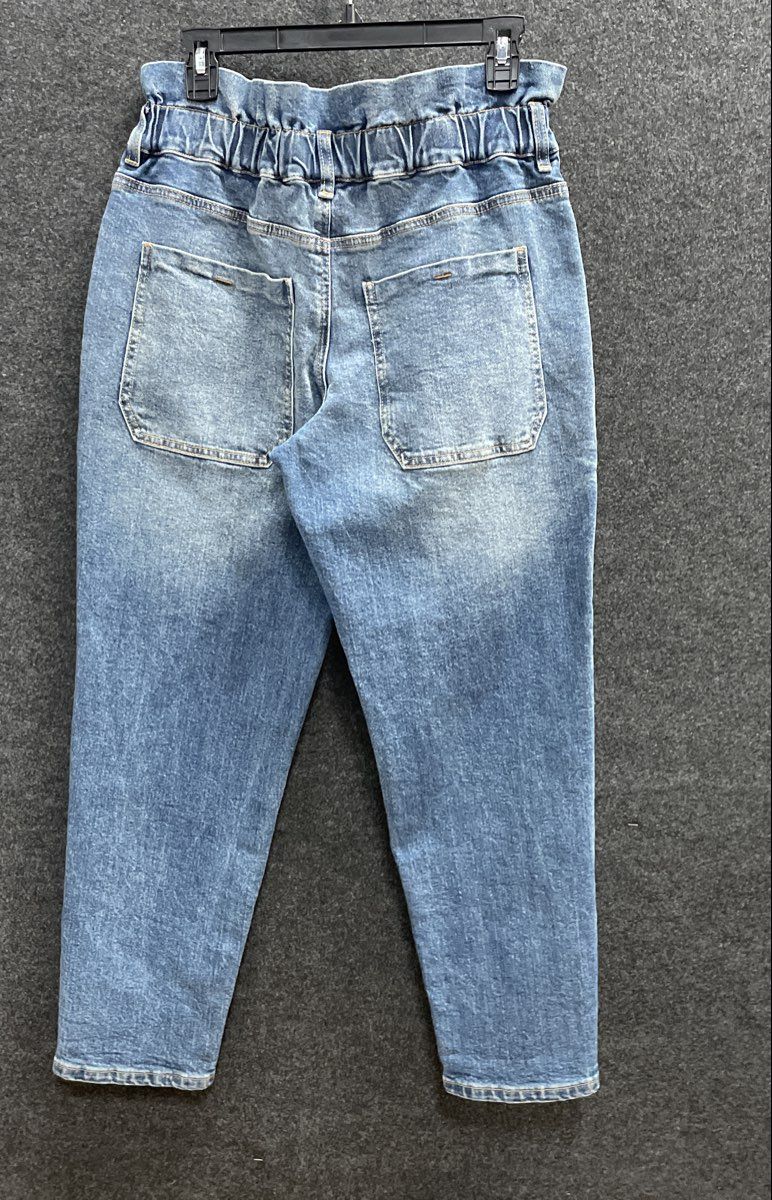 American Rag Women's Paperbag Waist Medium Wash Tapered Jeans Sz 7/28 NWT