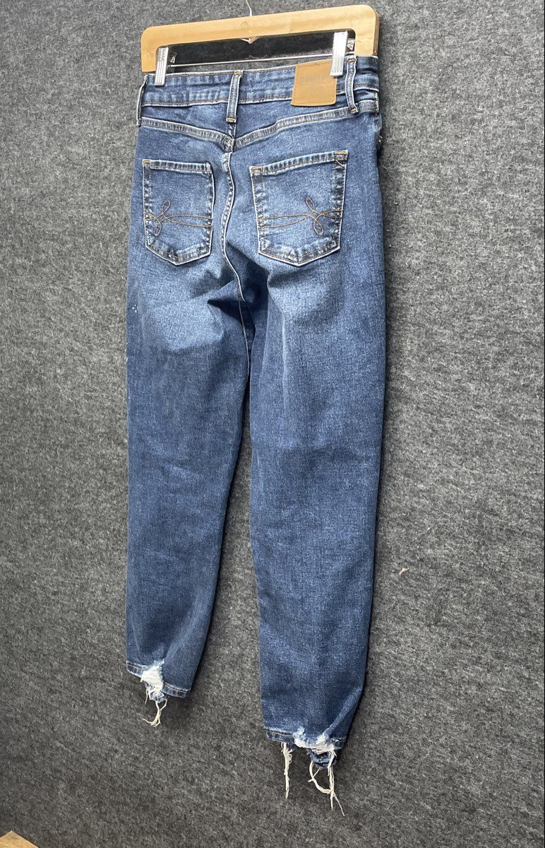 Denizen from Levi's Women's Blue Distressed Raw Hem Boyfriend Jeans Sz 2 W26