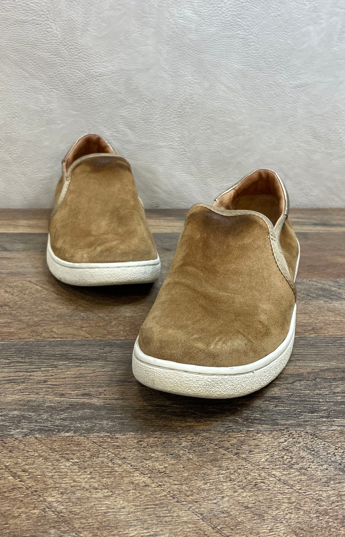 UGG Cas Chestnut Suede Gold Metallic Heel Slip On Sneakers Women's Size 9.5