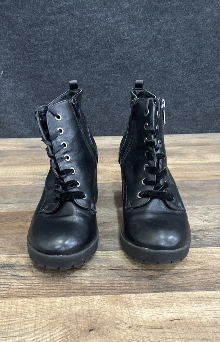 Mossimo Supply Co Black Platform Lace Up Ankle Boots Women's Size 8.5