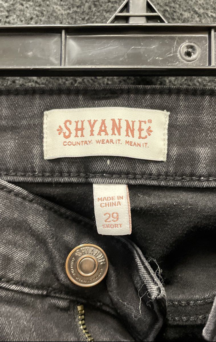 Shyanne Women's Black Faded Flare Embroidered Western Jeans Sz 29 x 32L