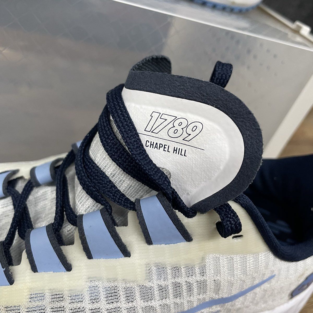 Nike Air Zoom Pegasus 37 UNC Tar Heels White Navy Blue Running Shoes Size 7.5