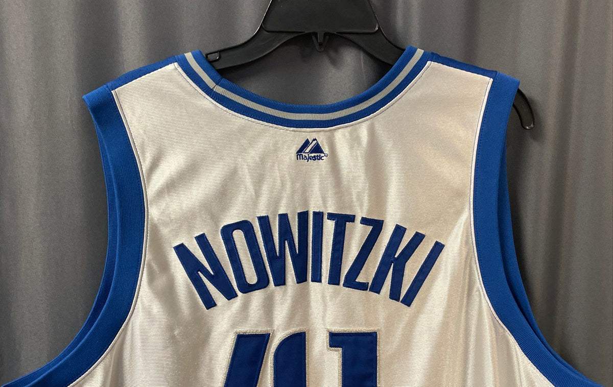 Majestic Men's NBA Dallas Mavericks Dirk Nowitzki #41 Graphic Jersey Blue
