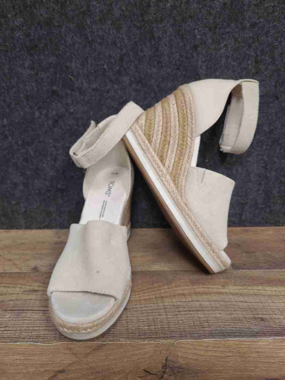 TOMS Cream Canvas Jute Wrapped Wedge Ankle Strap Sandals Women's Size 5.5