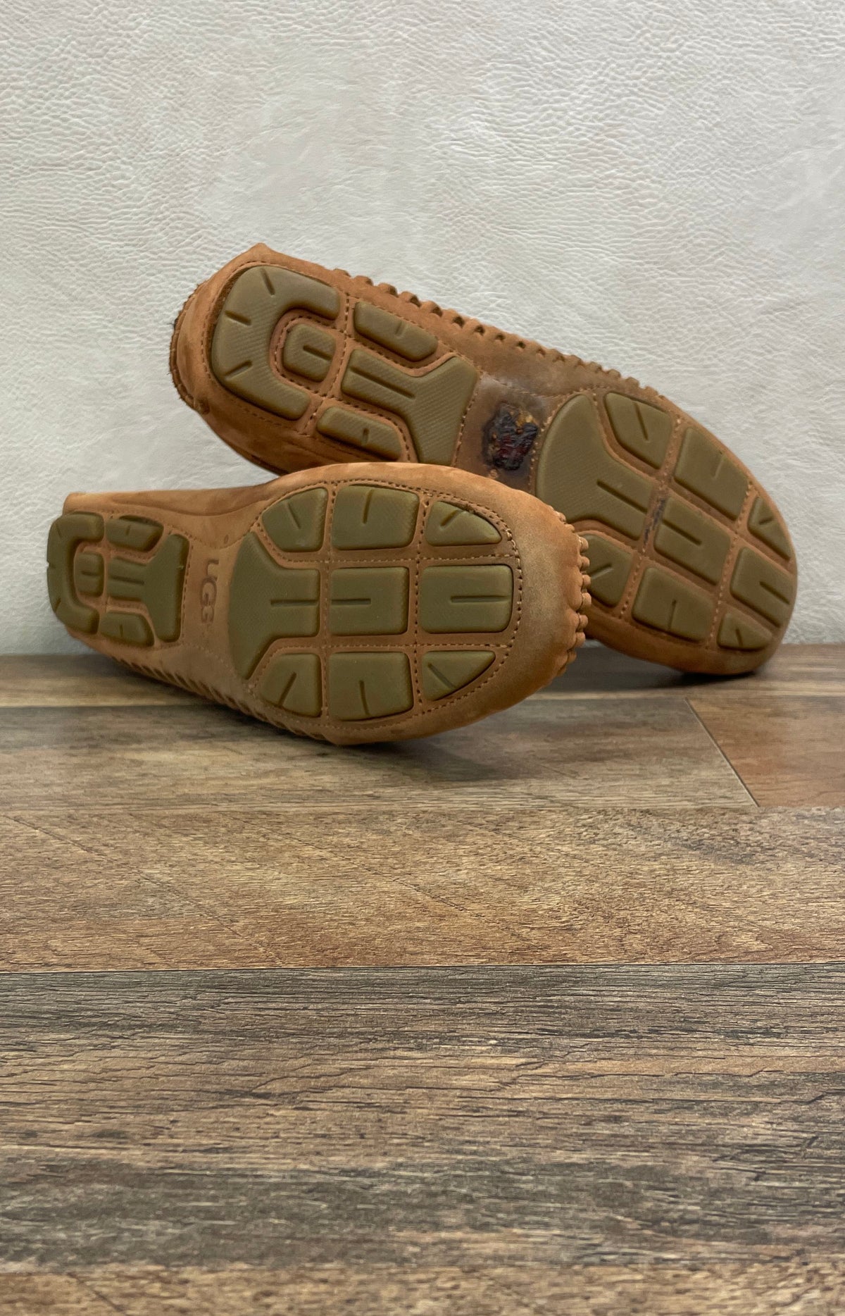 UGG Milana Tan Suede Perforated Moccasin Driving Loafers Women's Size 8