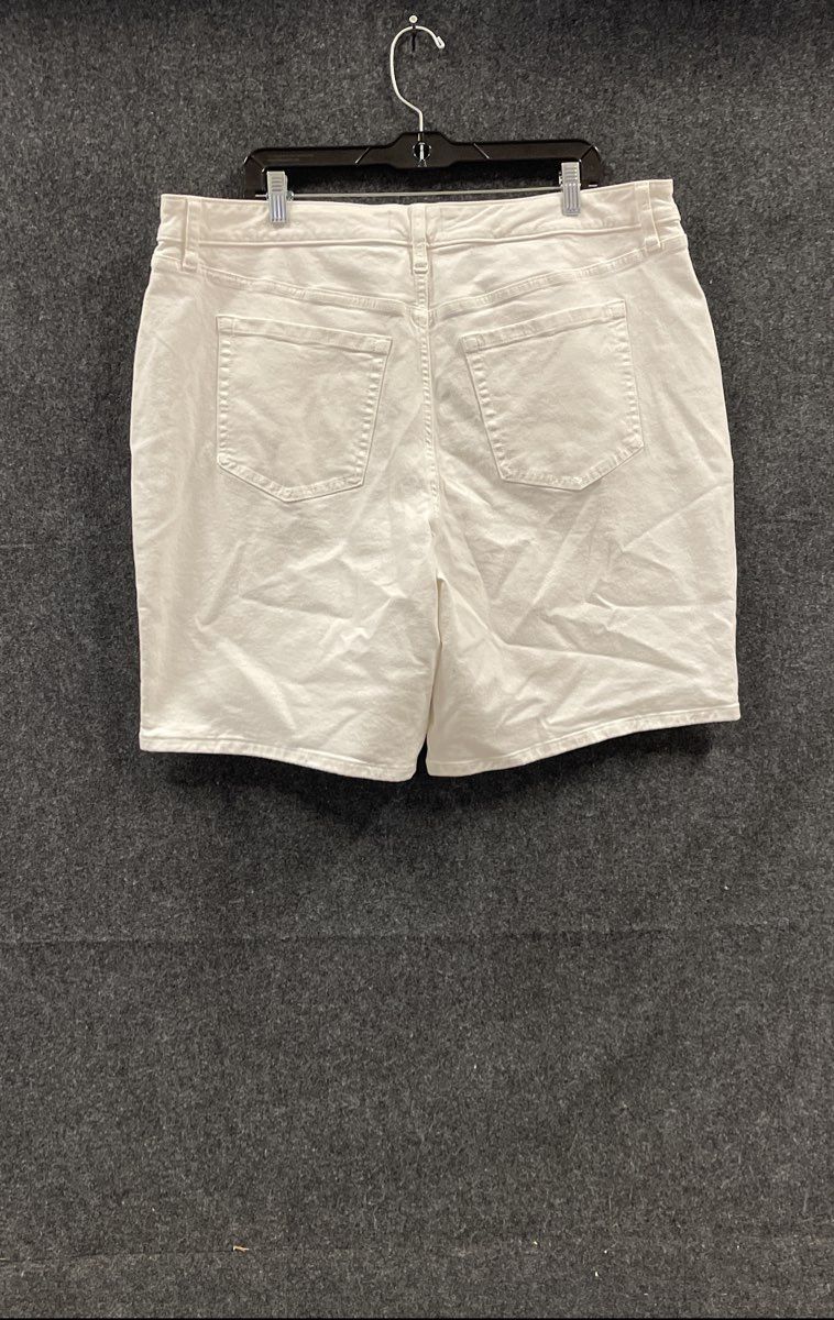 Lane Bryant Women's White Cotton Stretch Denim Shorts NWT Sz 18