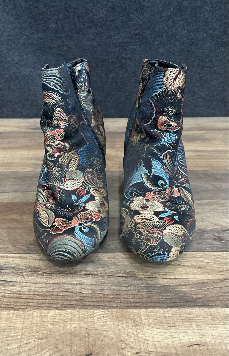 Bamboo Thirst-44 Black Floral Brocade Ankle Booties Block Heel Size 8