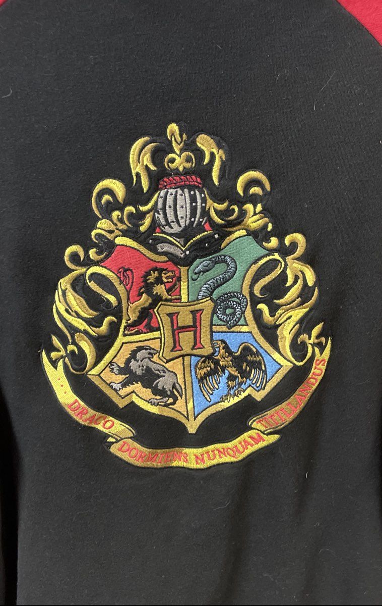 Universal Studios Harry Potter Burgundy Hogwarts Crest Zip Up Hoodie Sz XL