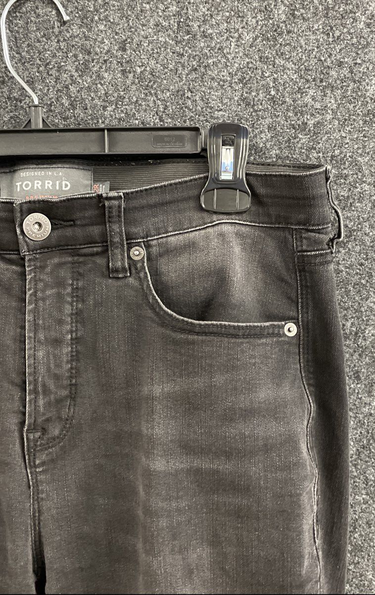 Torrid Women's Premium Sky High Skinny Jeans Black Faded Wash Sz 12R