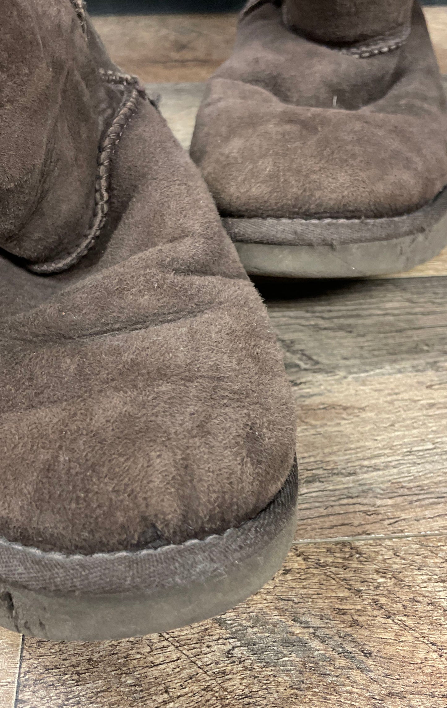 UGG Classic Cuff Mini Fluff Brown Suede Shearling Boots Women's Size 7