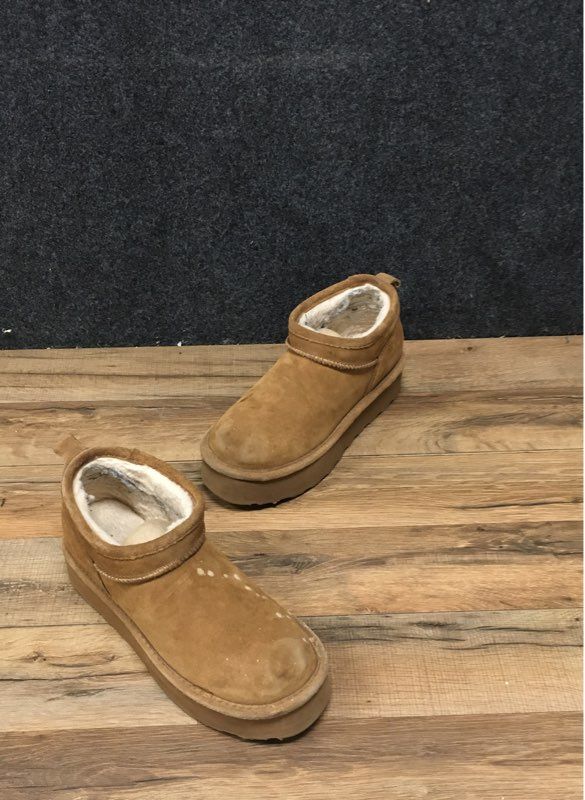 Bearpaw Retro Shorty Hickory Suede Platform Shearling Lined Boots Women's Size 8