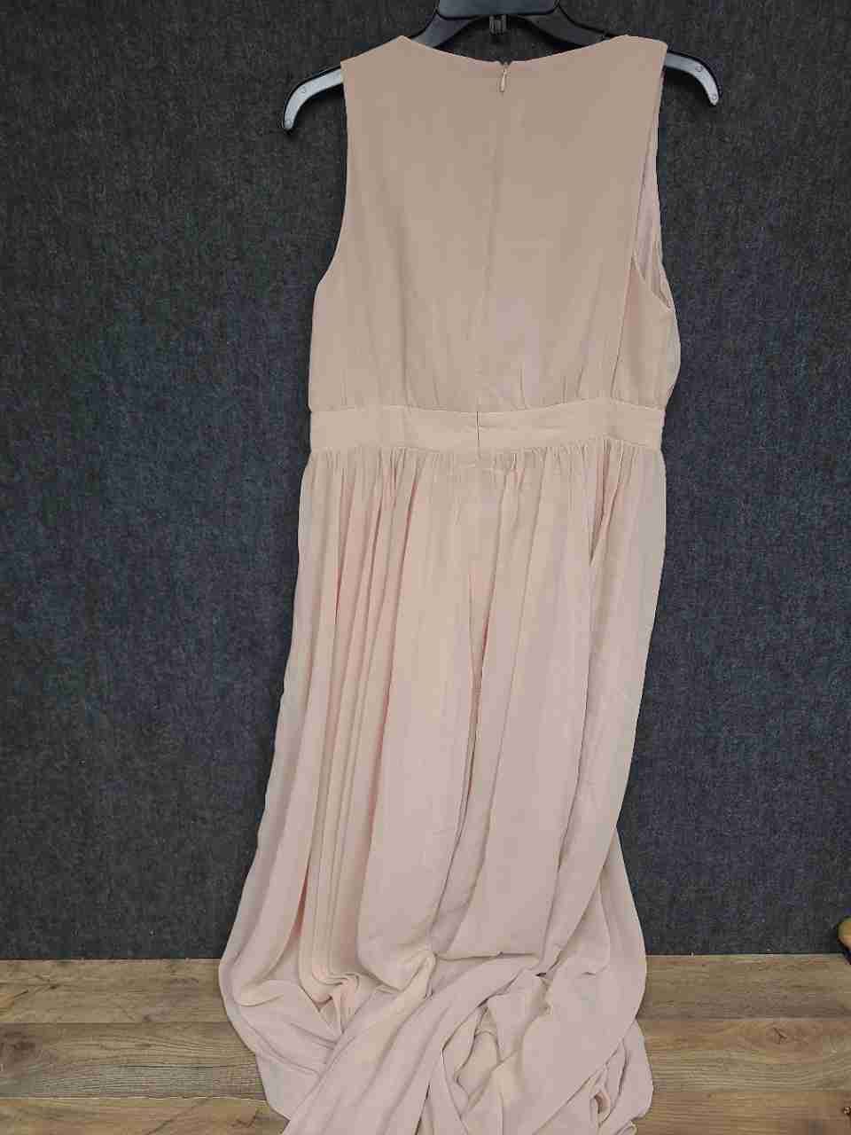 FEHAUTE Women's Blush Pink Chiffon V-Neck Maxi Dress Rosette NWT Sz 8