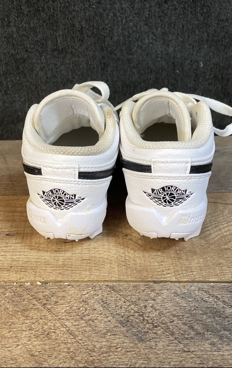 Nike Air Jordan 1 Mid MCS White Black Kids Youth Baseball Cleats Size 10C