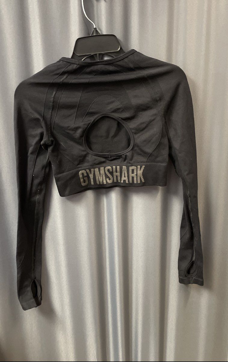 GymShark Women's Black Long Sleeve Seamless Keyhole Crop Top Thumbholes Sz S