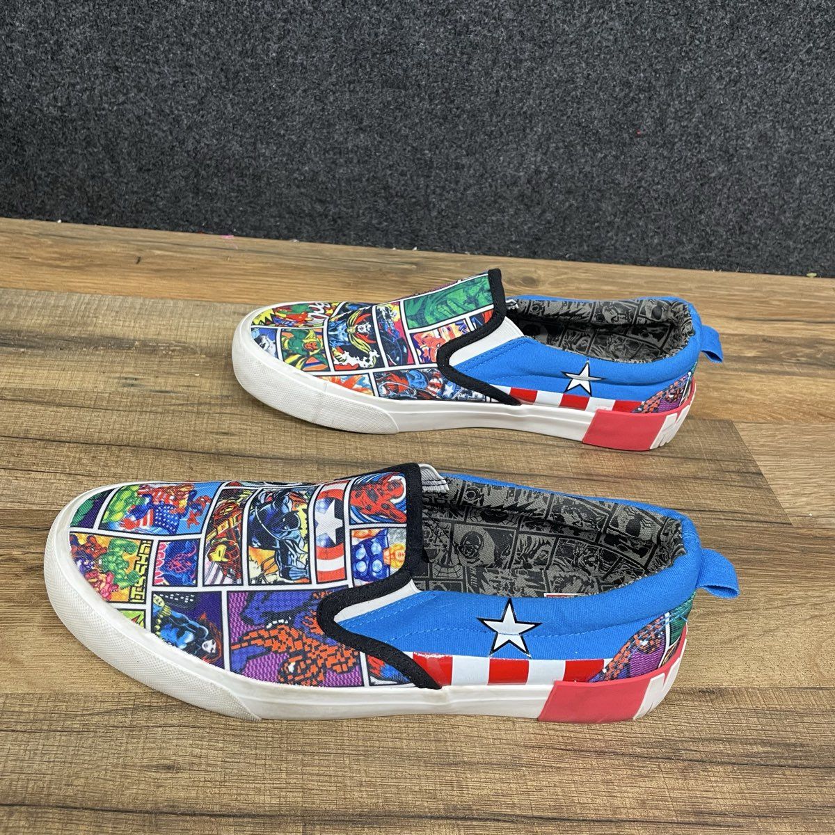 Ground Up Marvel Comic Print Canvas Slip On Sneakers Multicolor Size 9