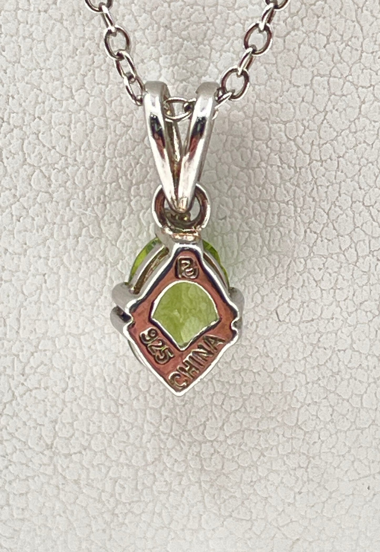 Ross Simons 925 Sterling Silver Peridot Pendant Necklace 1.9g
