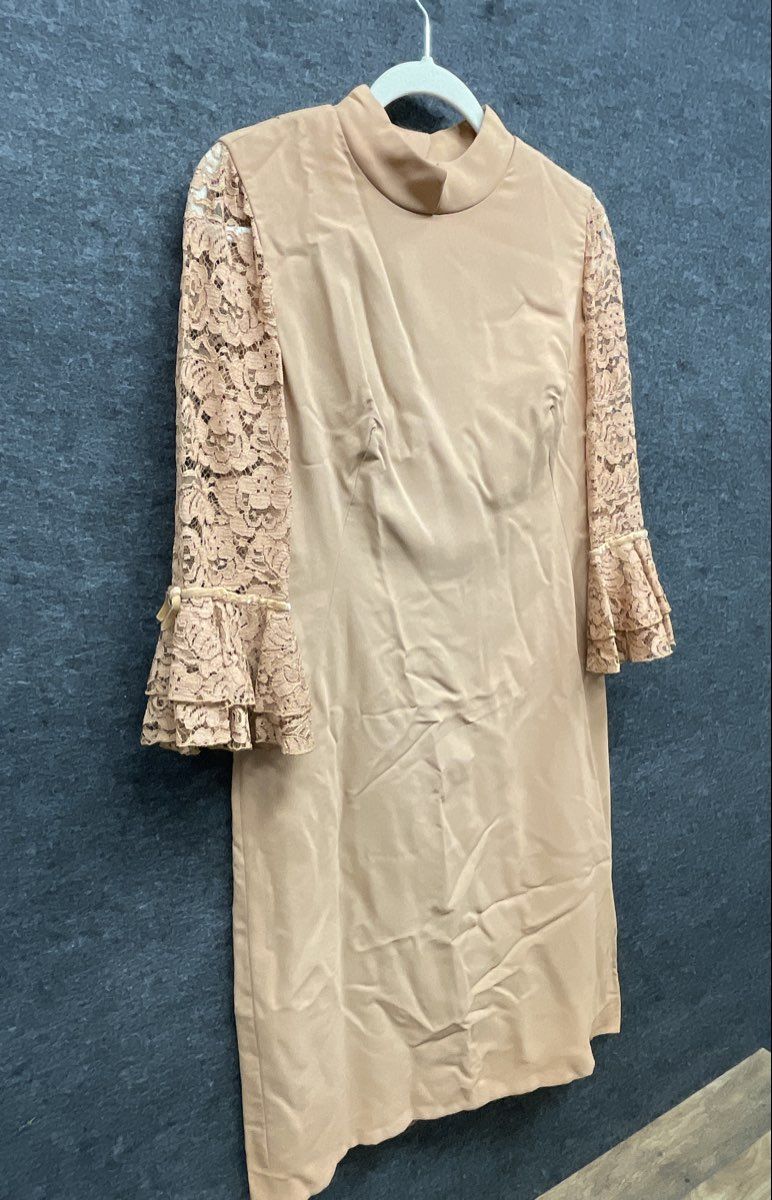 Vintage 70s Women's Tan Mock Neck Dress Floral Lace Sleeves Ruffle Cuffs
