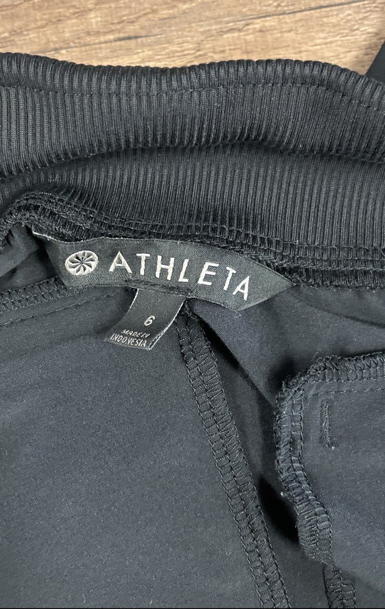 Athleta Women's Black Headliner Hybrid Ribbed Side Panel Tapered Pants Size 6