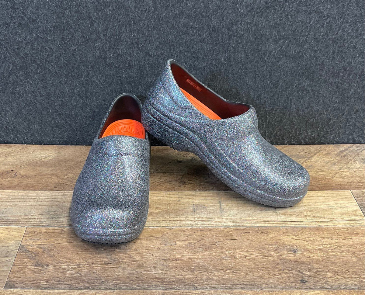 Crocs Neria Pro II Silver Glitter Slip Resistant Work Clogs Women's Size 7