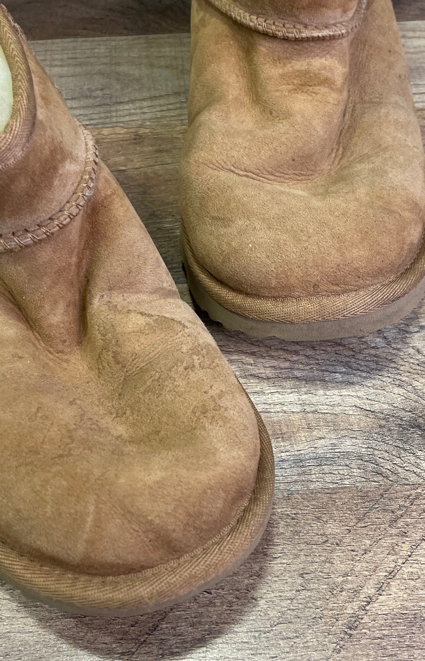 UGG Classic Ultra Mini Chestnut Sheepskin Ankle Boots Women's Size 6