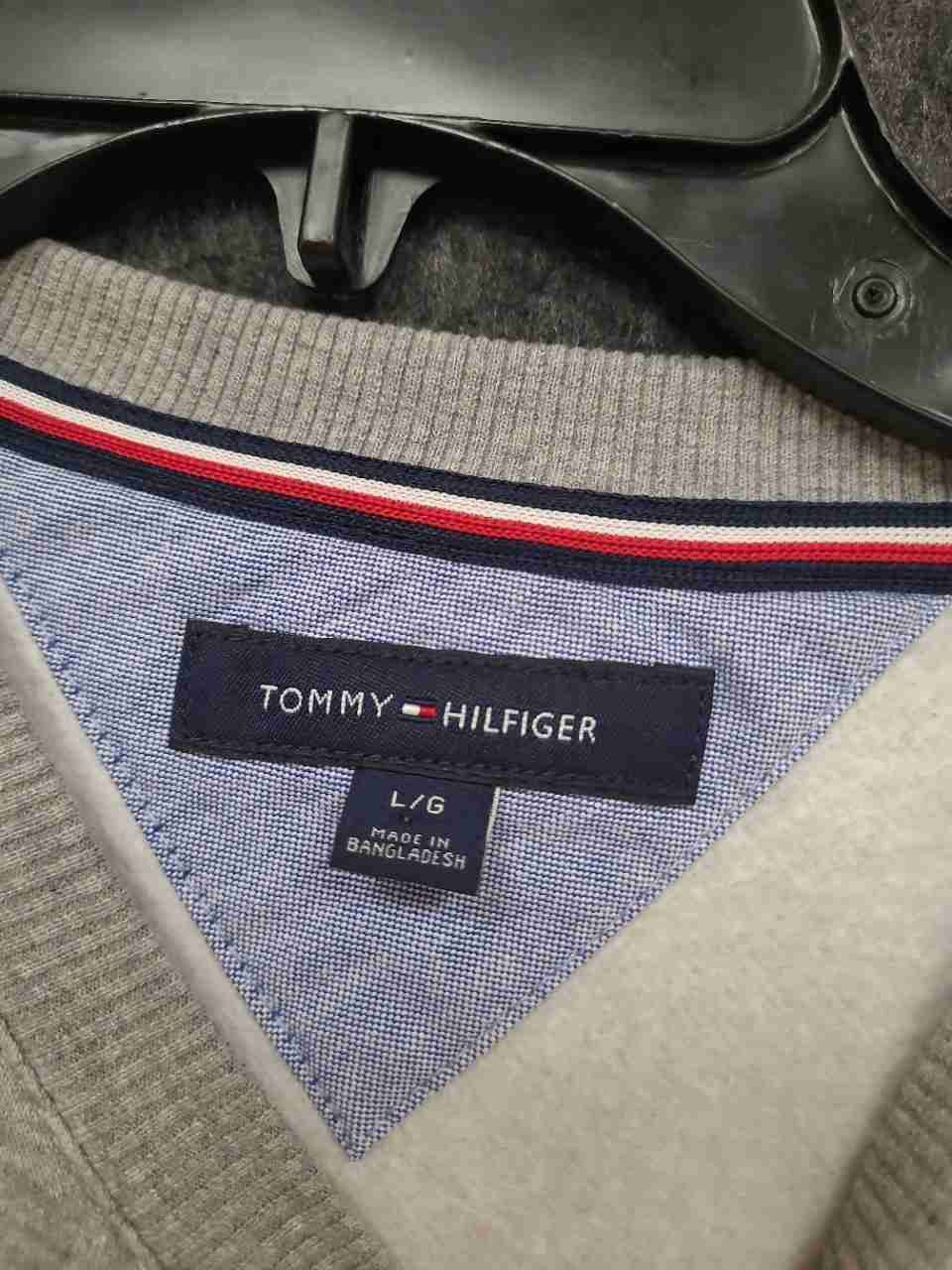 Tommy Hilfiger Boys Gray Crewneck Sweatshirt Embroidered Logo V-Stitch Sz L