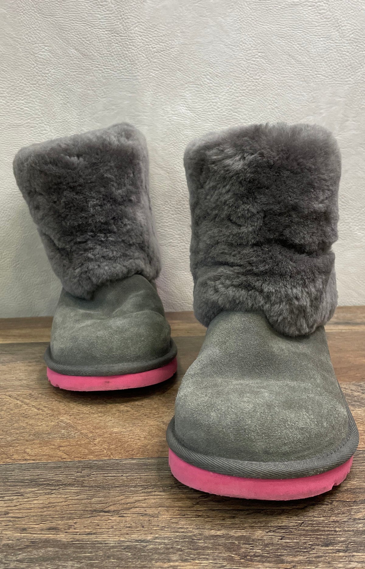 UGG Ellee Grey Suede Pink Sole Sheepskin Fur Boots Kids Size 4