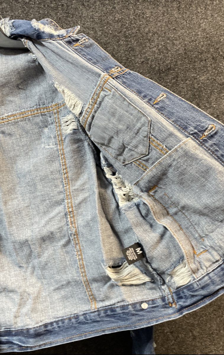 Almost Famous Women's Blue Distressed Denim Trucker Jacket NWT Sz M