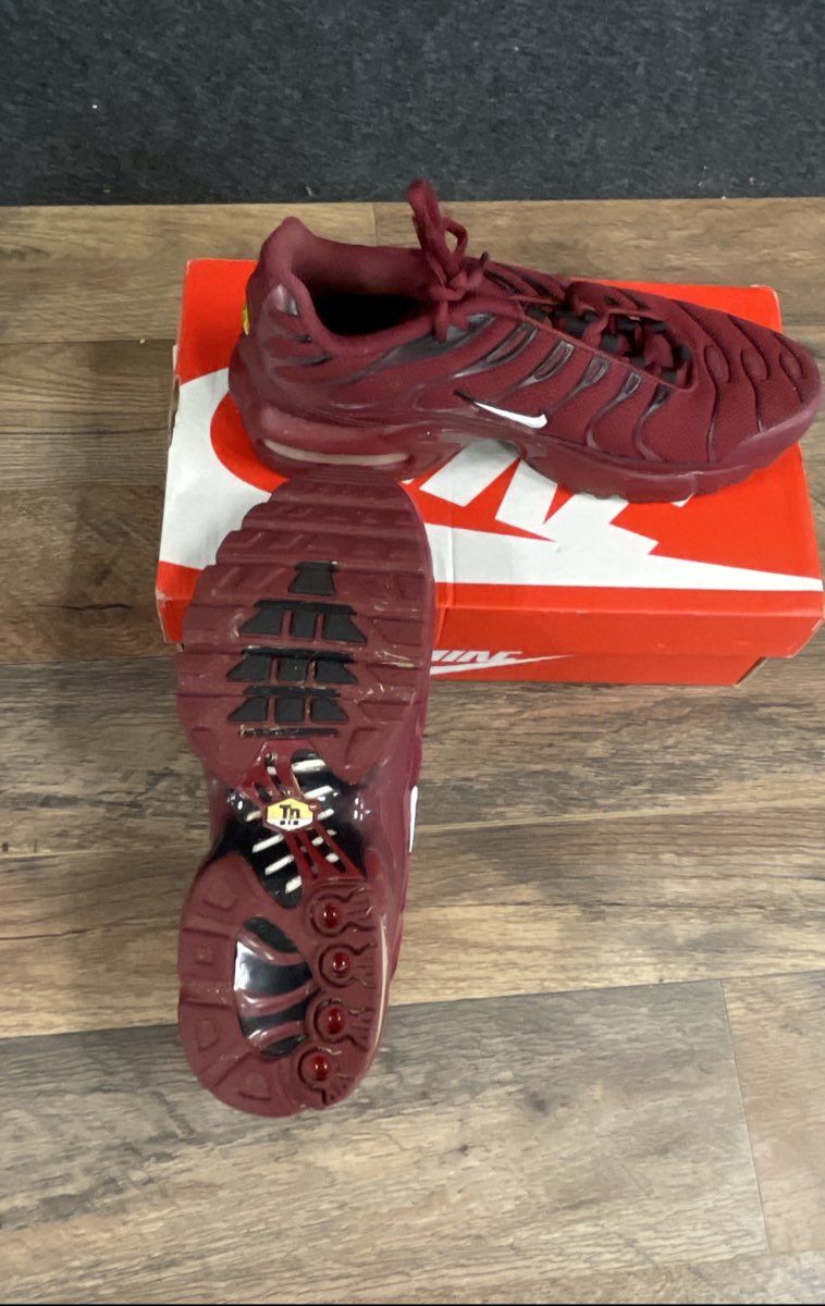 Nike Air Max Plus GS Night Maroon Running Sneakers Size 5.5Y