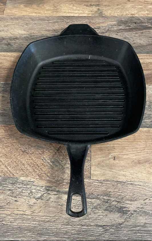 Calphalon Cast Iron 10 Inch Square Grill Pan Ribbed