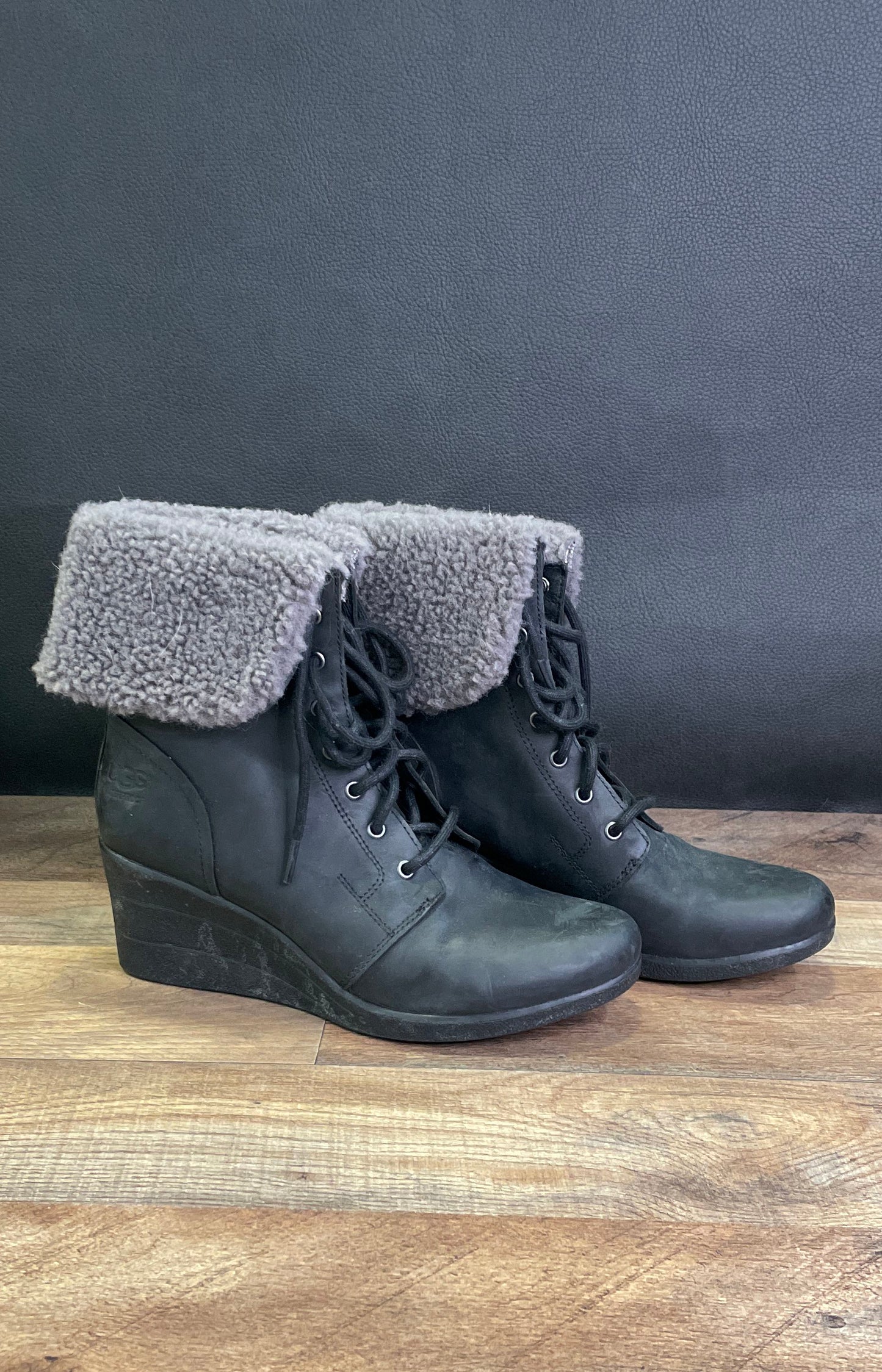 UGG Zea Black Waterproof Leather Lace Up Sheepskin Wedge Boots Women's Size 9