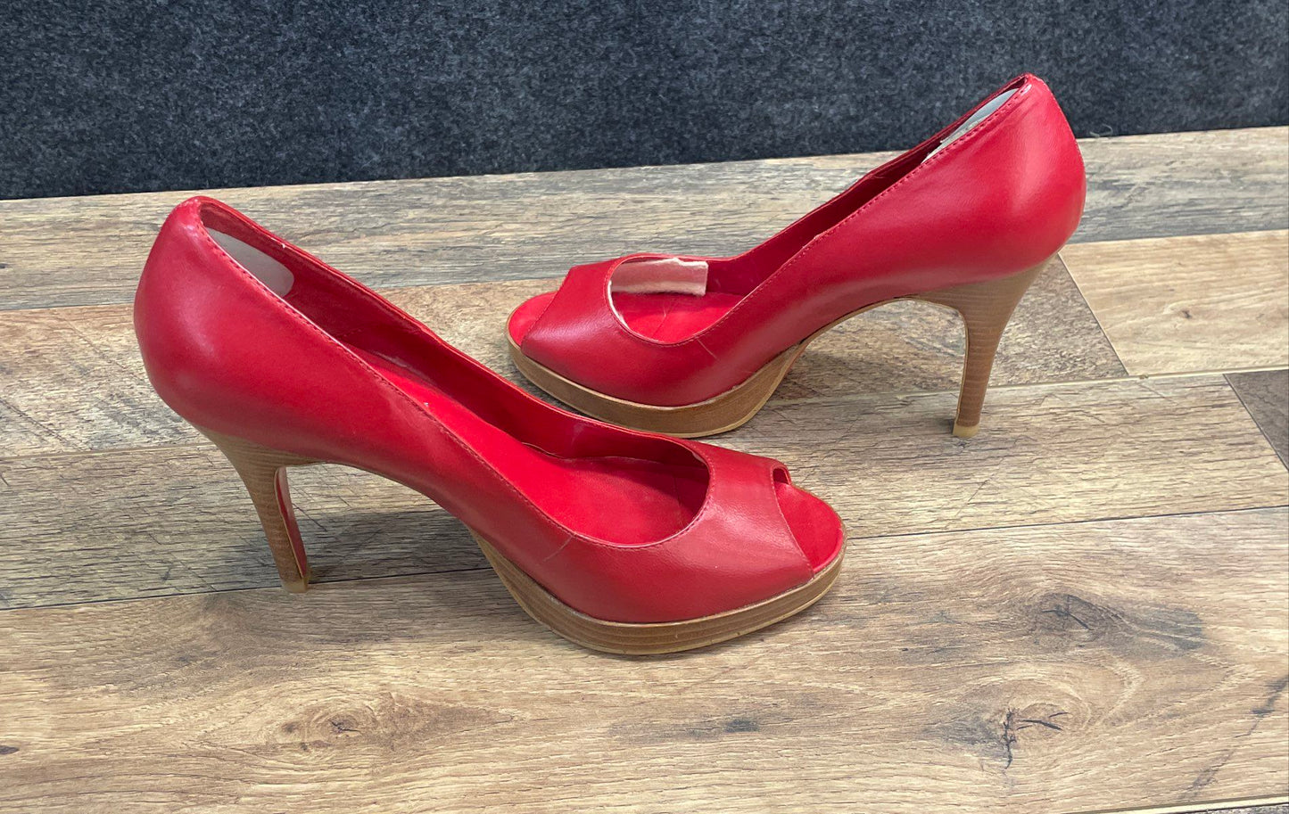 Jeffrey Campbell Ibiza Last Red Leather Peep Toe Platform Pump Heels Size 8
