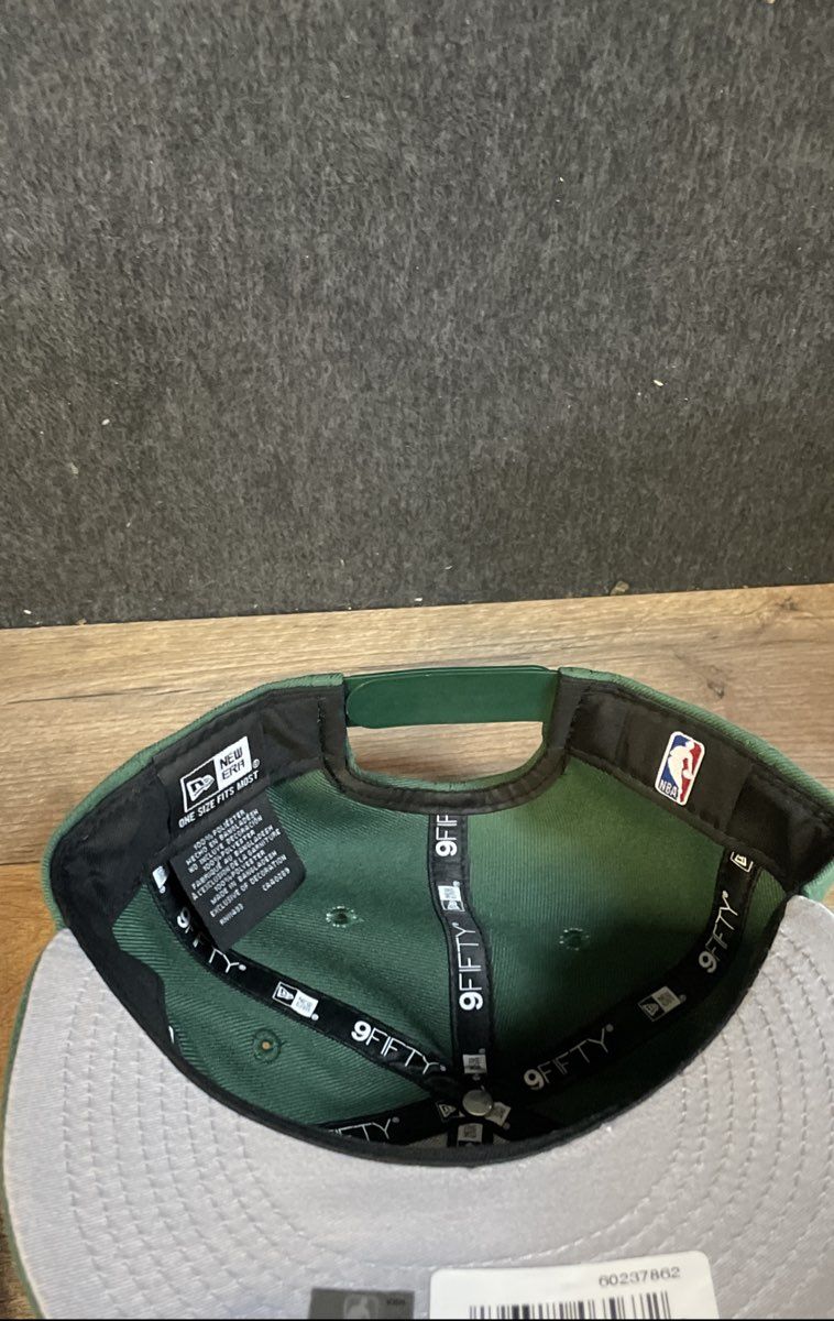 New Era Milwaukee Bucks 2021 NBA World Champs 9FIFTY Snapback Hat Green NWT