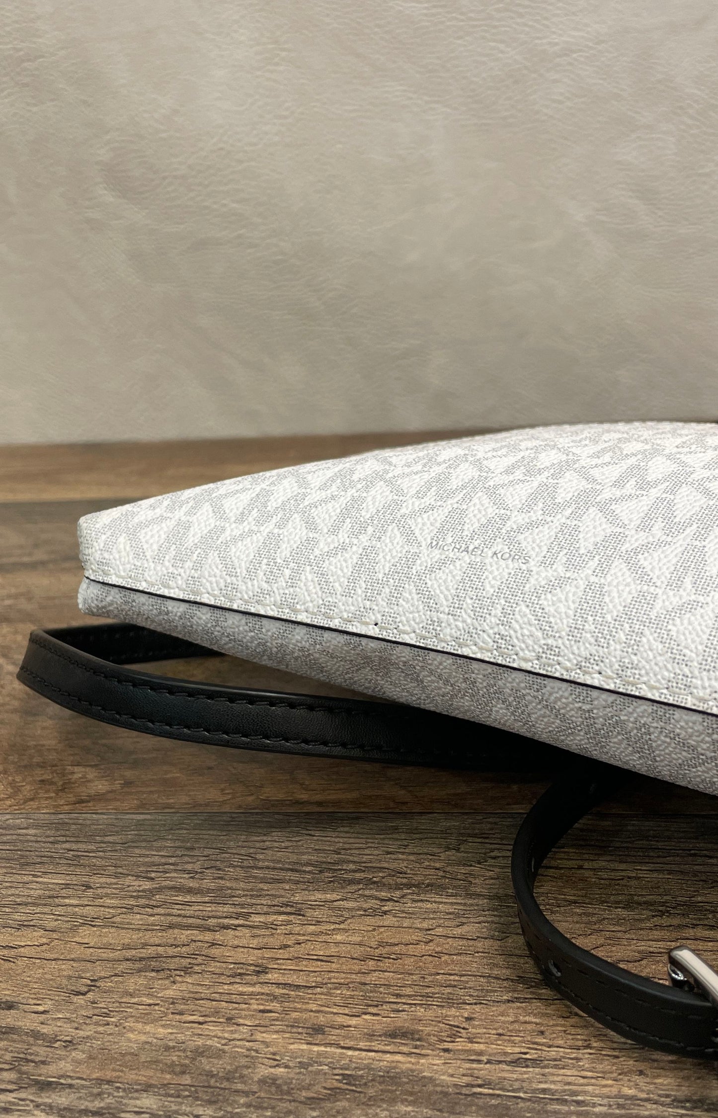 Michael Kors White Signature Logo Jet Set Travel Crossbody Bag Silver Hardware