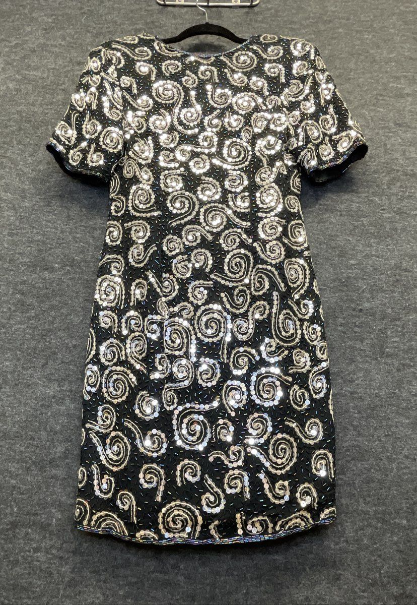 Vintage 80s Women's Black Silver Sequined Beaded Swirl Cocktail Sheath Dress