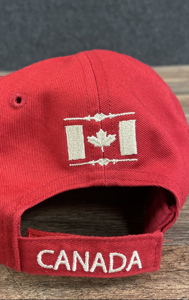 CapZ 67 Unisex Canada Baseball Cap Red Embroidered Maple Leaf Souvenir Sz OS