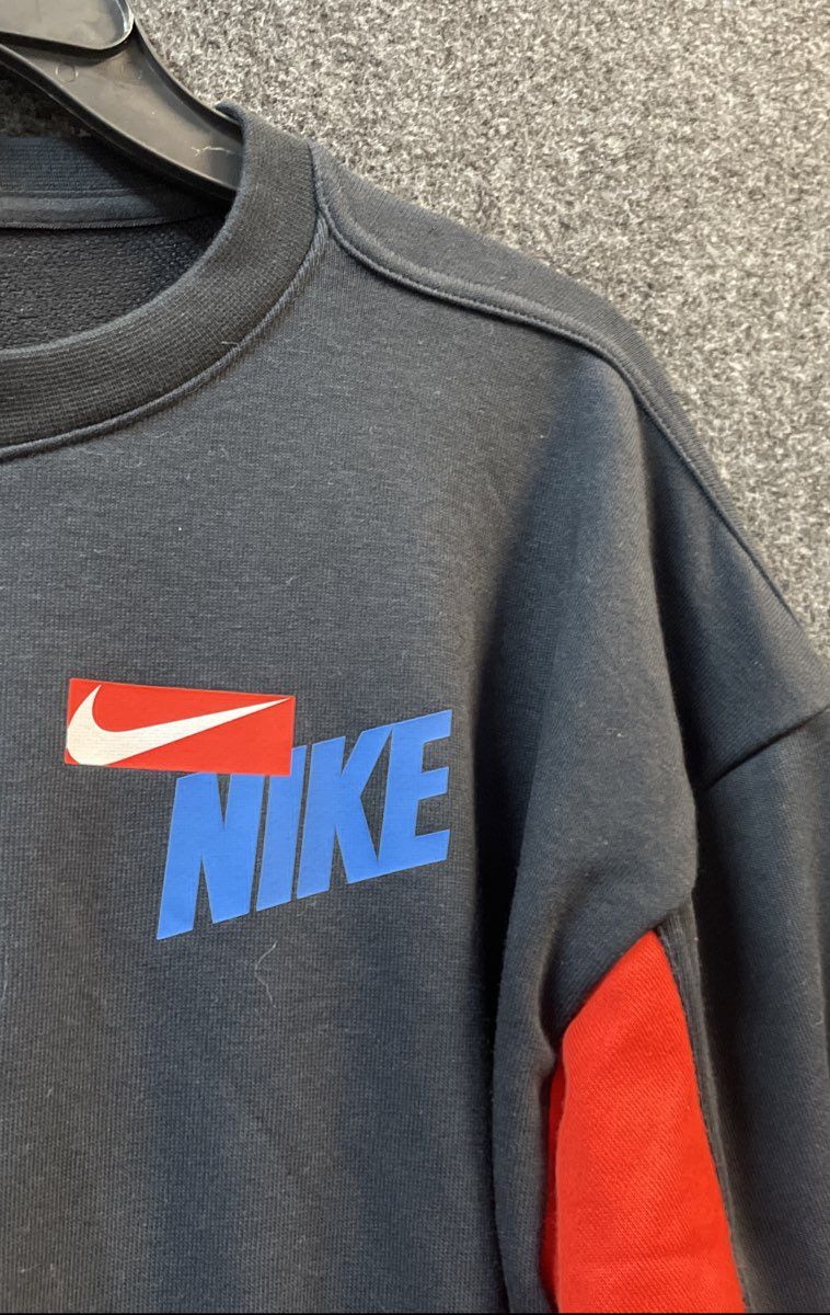 Nike Women's Black Crewneck Sweatshirt Red Colorblock Dri-FIT Fleece Sz S
