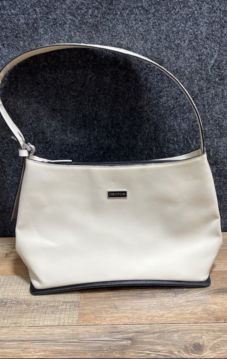 Vintage Oroton White Leather Shoulder Bag Hobo Purse Silver Hardware